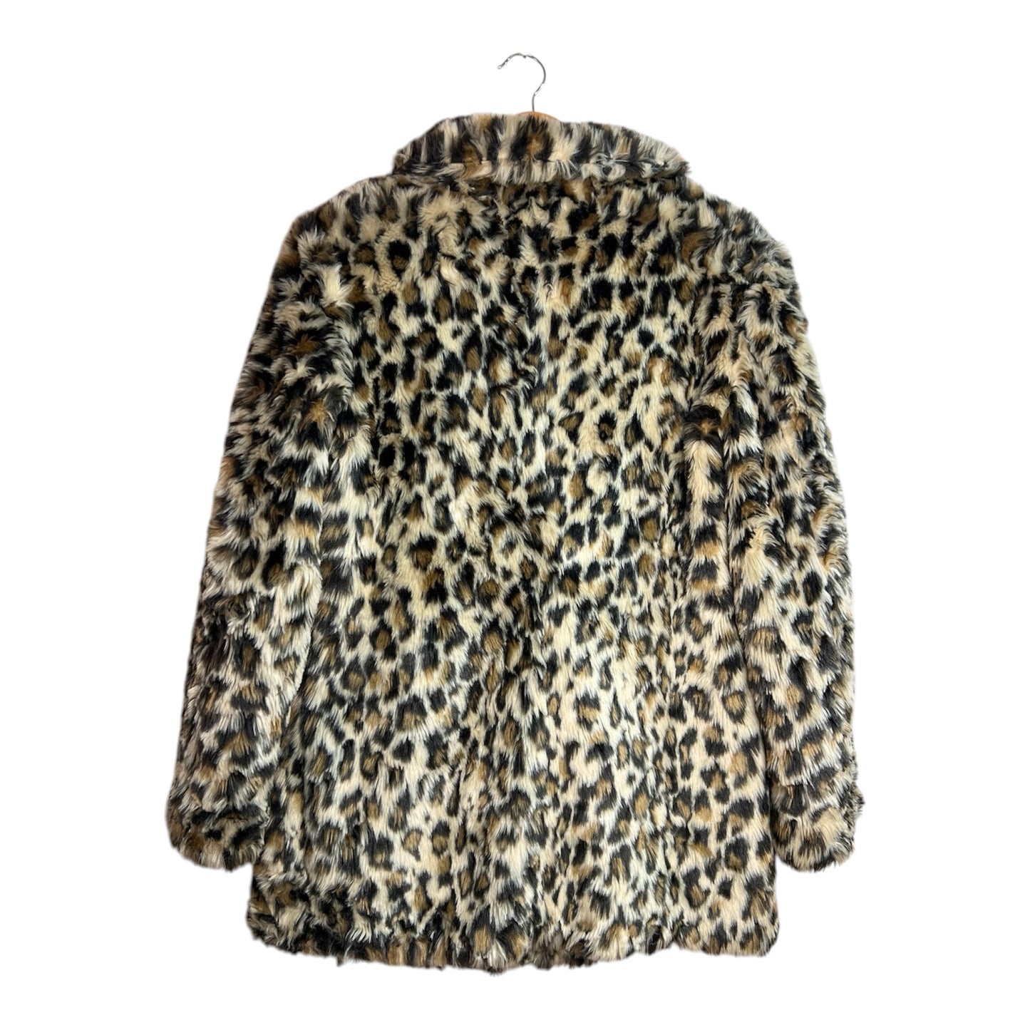 Abrigo La Pichilemina de piel sintética con estampado de leopardo en tonos tierra, vista trasera sobre percha.